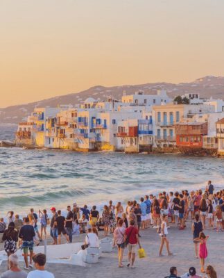 Lượng khách du lịch đến Hy Lạp tăng mạnh từ đầu năm cho đến nay